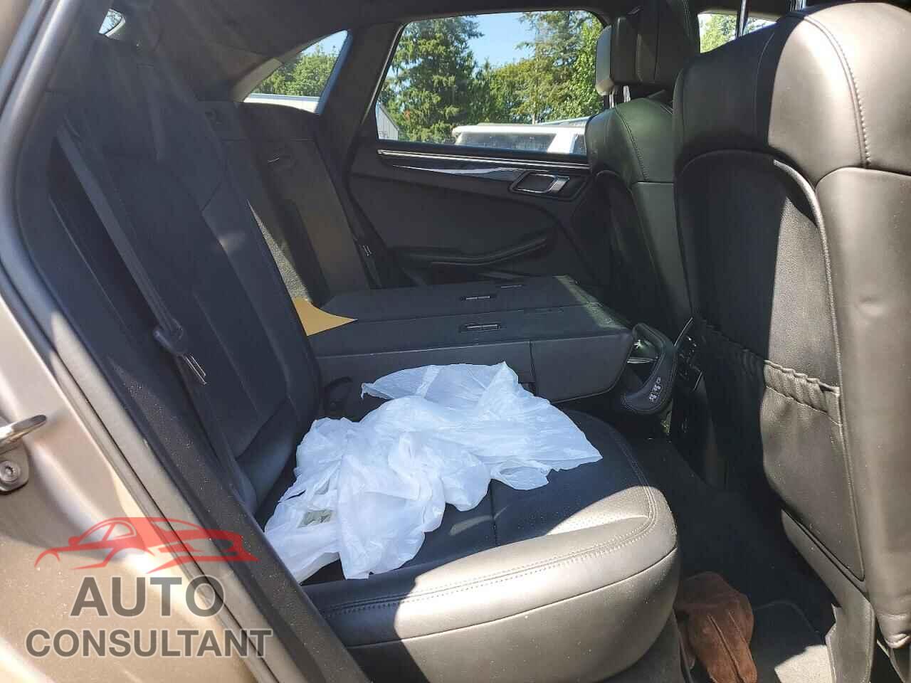 PORSCHE MACAN 2018 - WP1AA2A54JLB00639