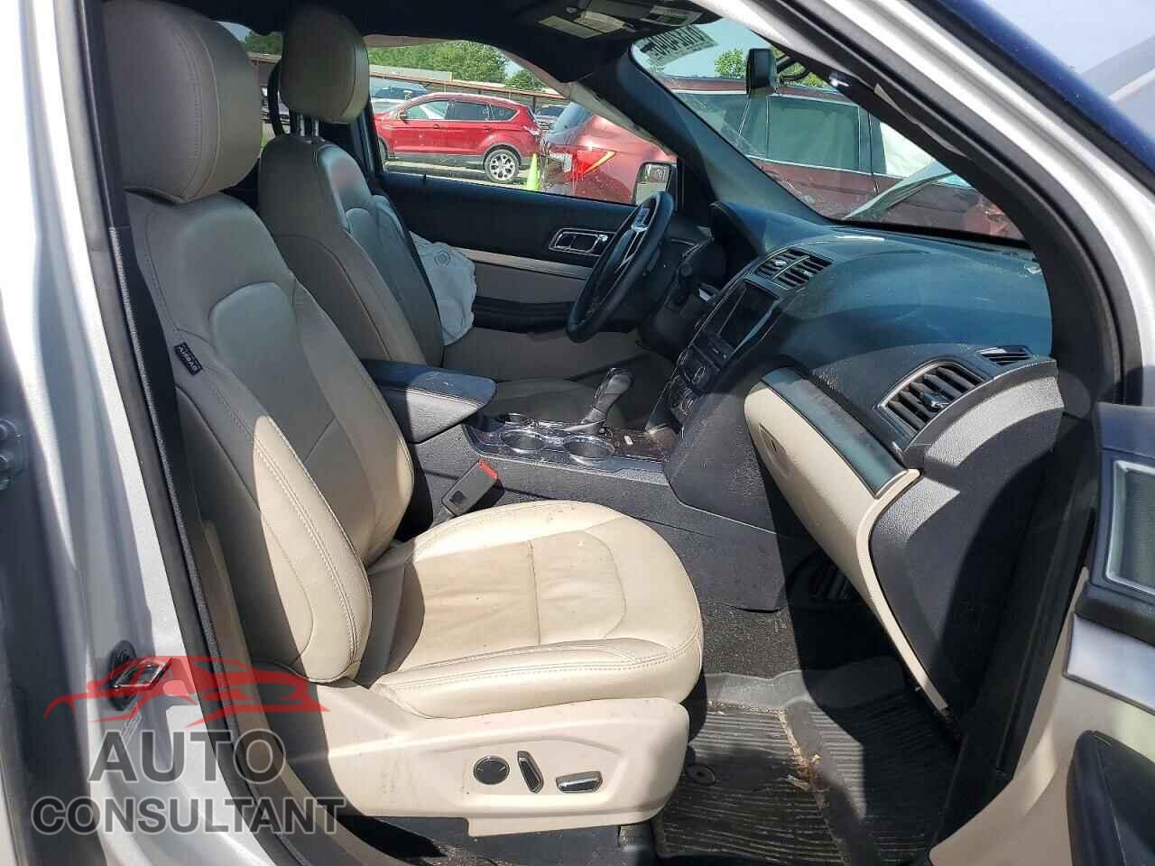 FORD EXPLORER 2018 - 1FM5K7D80JGC80919