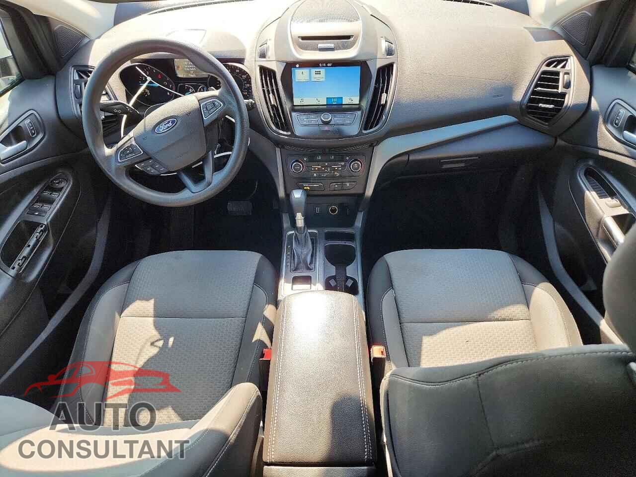 FORD ESCAPE 2017 - 1FMCU0GD8HUB61786