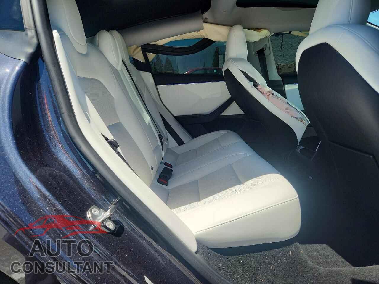 TESLA MODEL 3 2024 - 5YJ3E1EA2RF771550