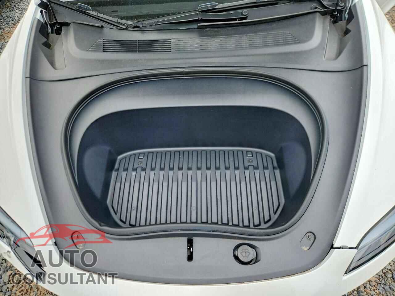TESLA MODEL 3 2025 - 5YJ3E1EA8SF986193