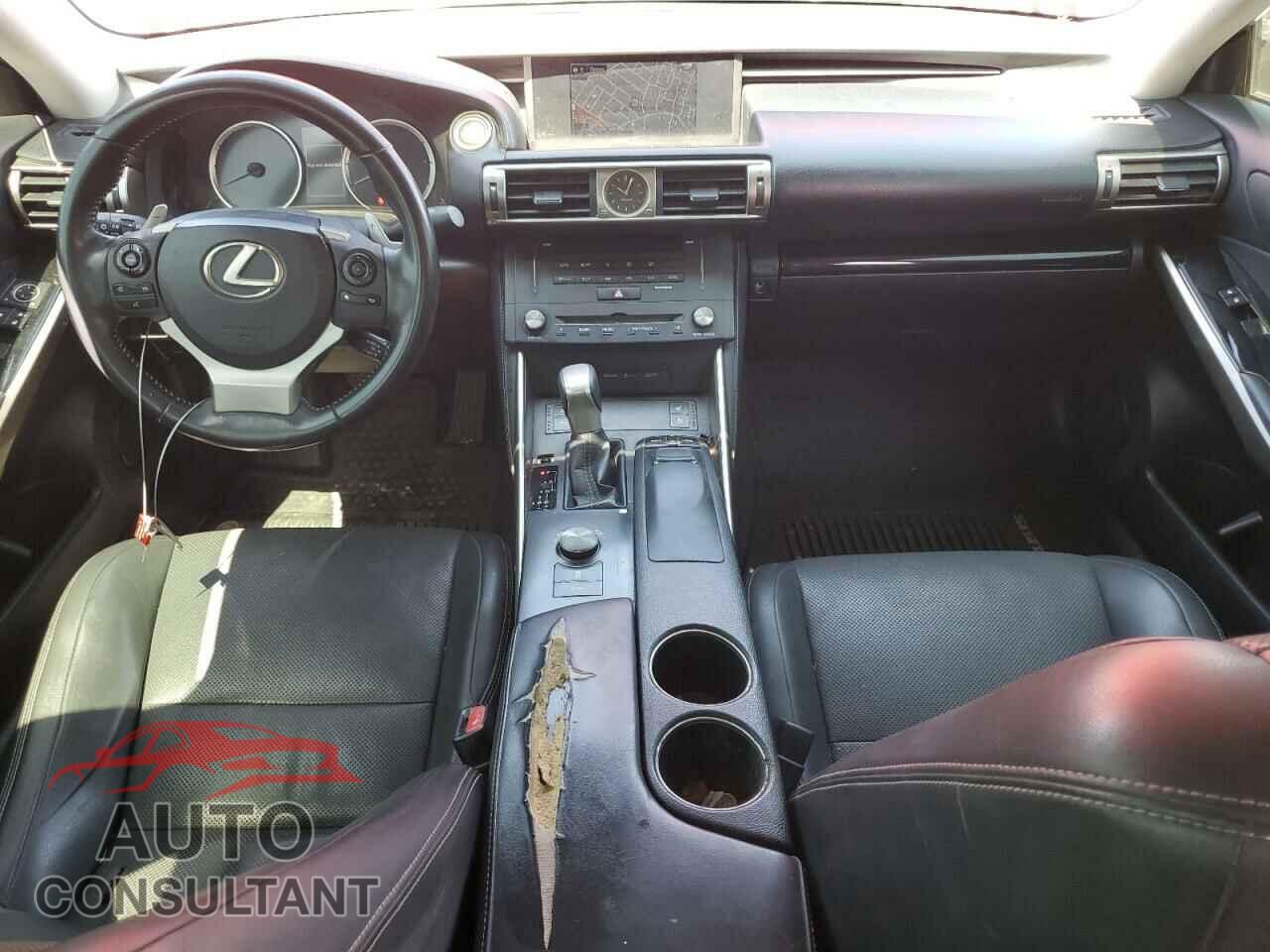 LEXUS IS 2015 - JTHBF1D29F5050432