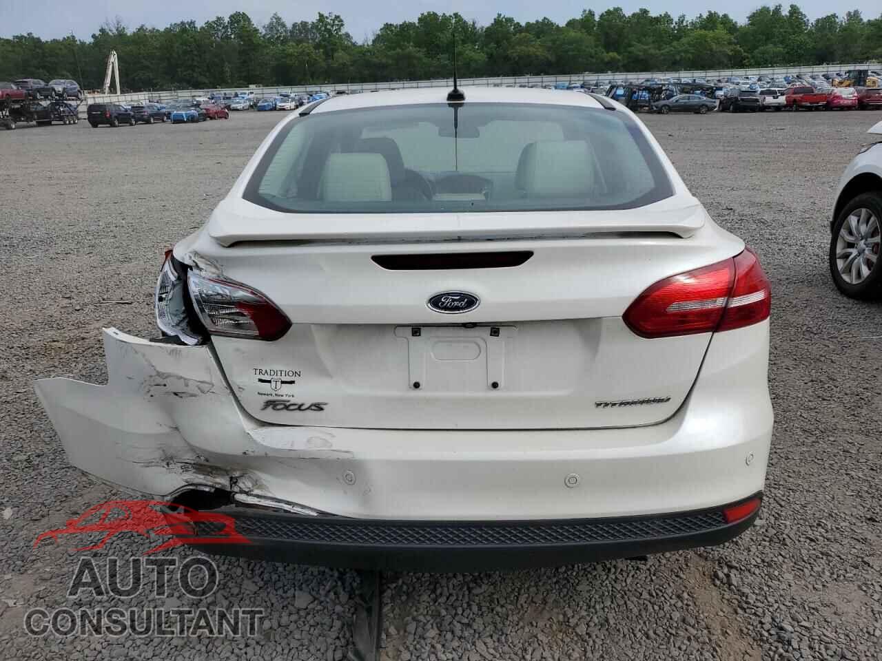 FORD FOCUS 2018 - 1FADP3J23JL280968