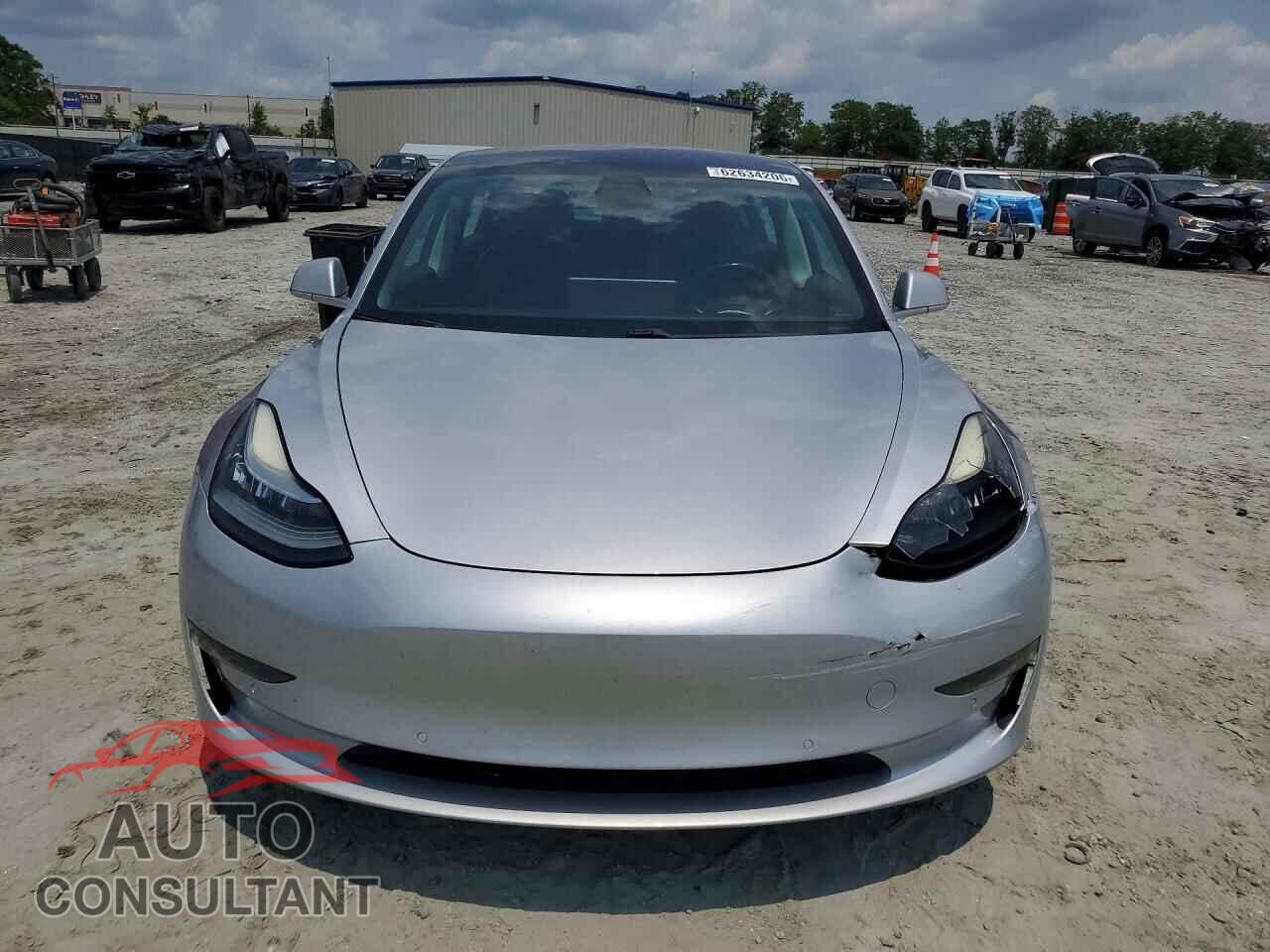 TESLA MODEL 3 2018 - 5YJ3E1EA9JF040831