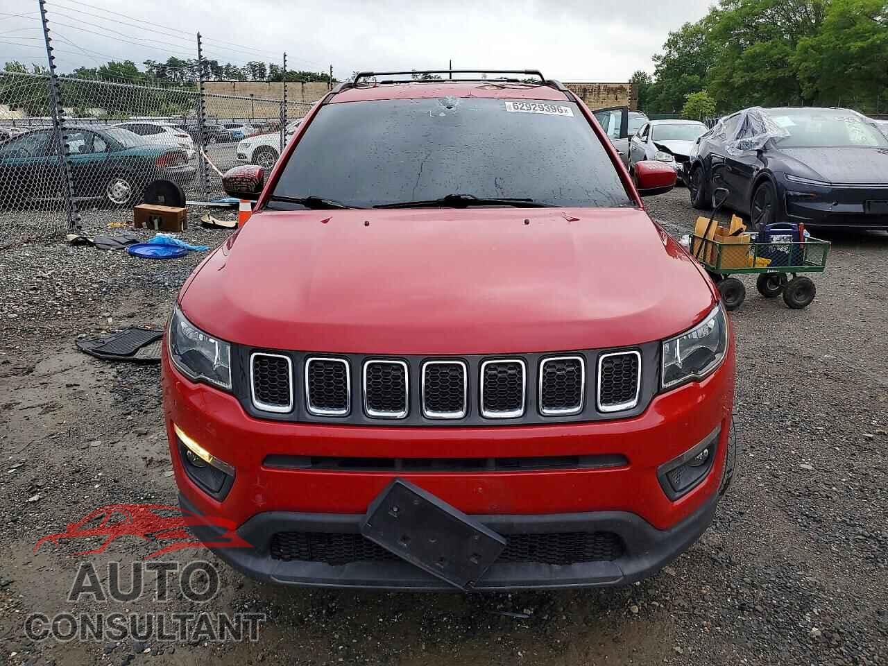 JEEP COMPASS 2018 - 3C4NJDBB8JT284801