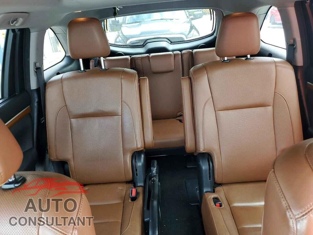 TOYOTA HIGHLANDER 2017 - 5TDDGRFHXHS024006