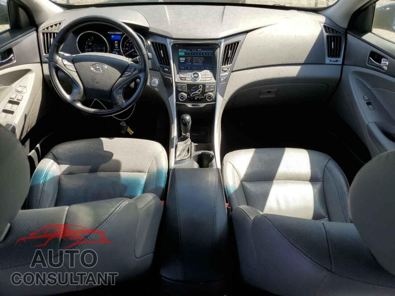 HYUNDAI SONATA 2013 - KMHEC4A41DA076747