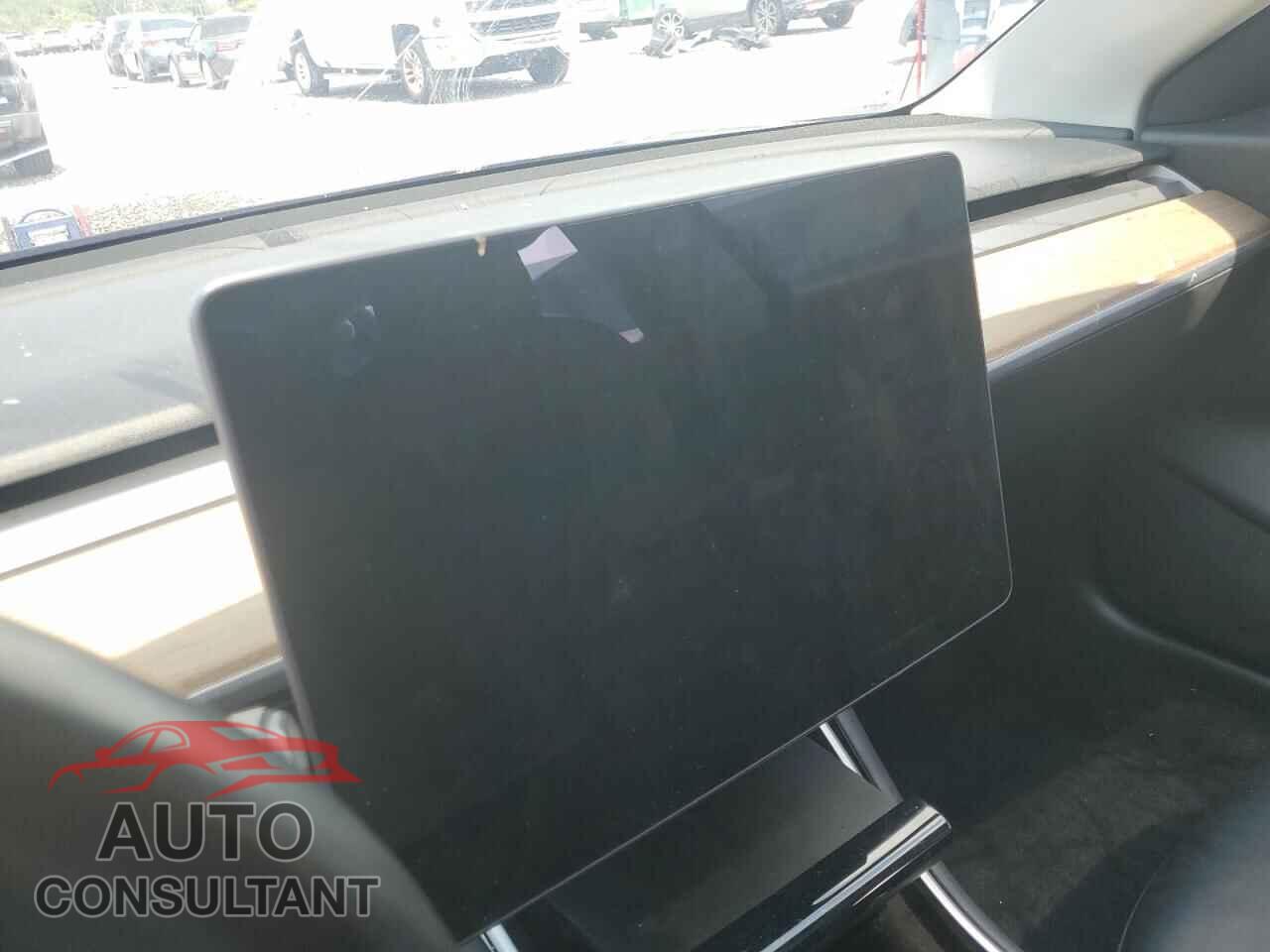 TESLA MODEL 3 2019 - 5YJ3E1EA2KF302755