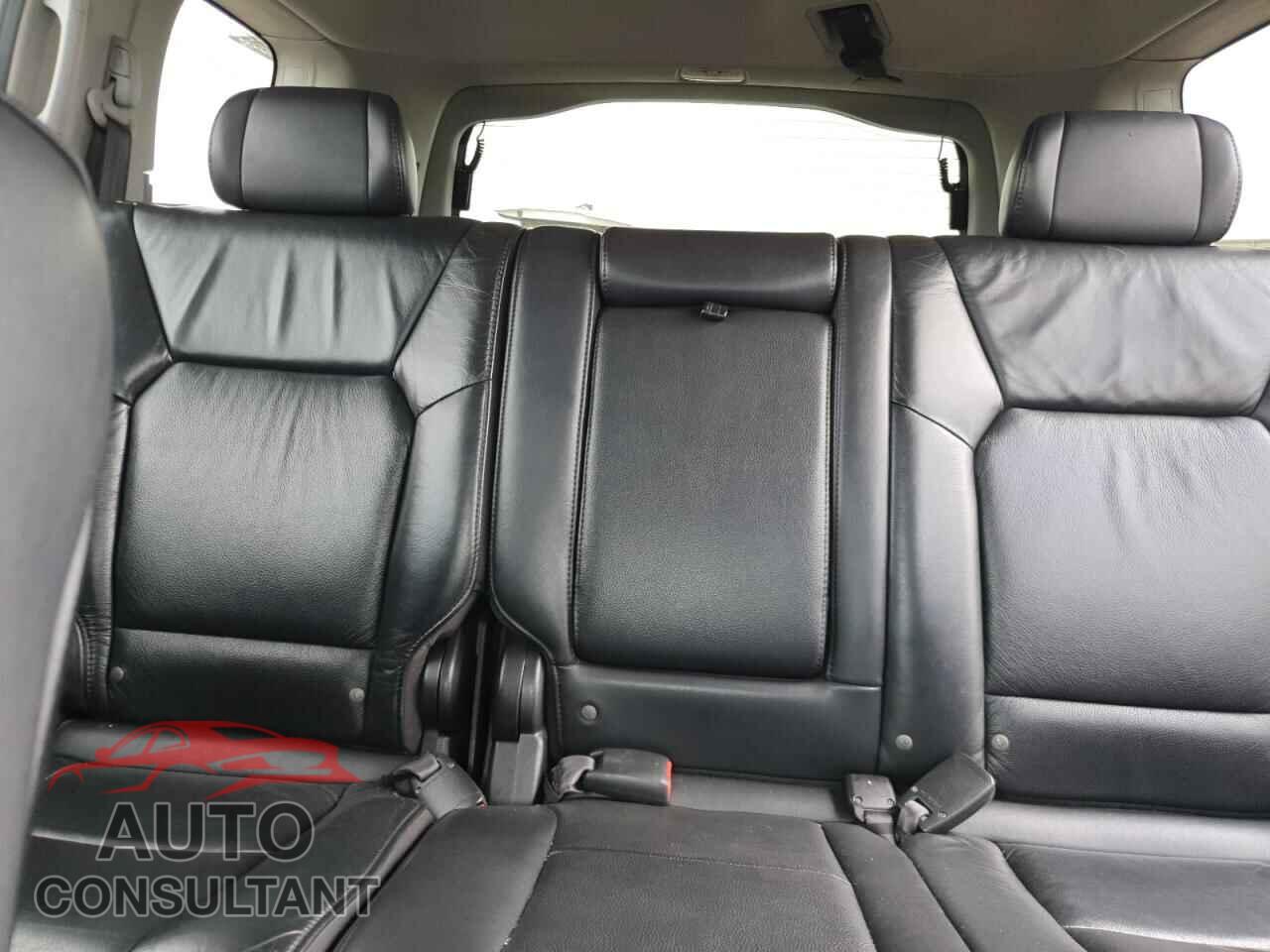 HONDA PILOT 2011 - 5FNYF4H50BB042942