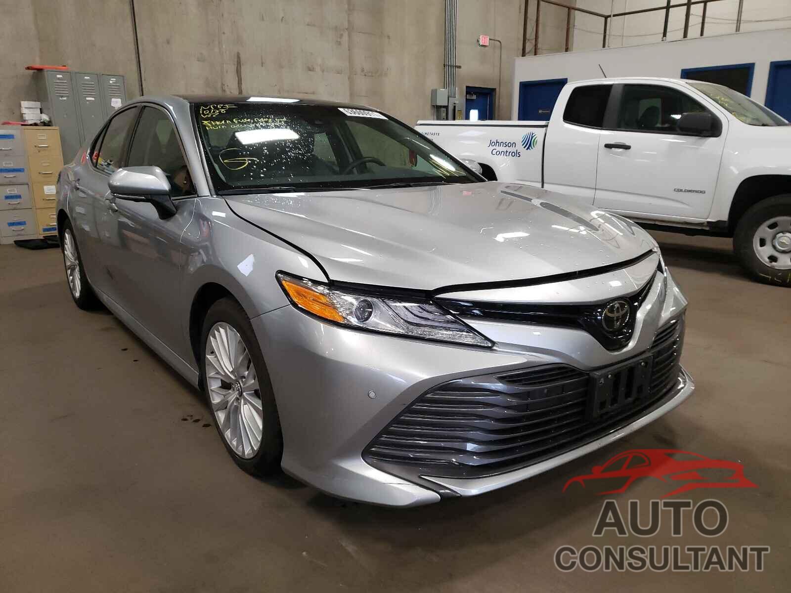 TOYOTA CAMRY 2018 - 4T1B11HK7JU056606