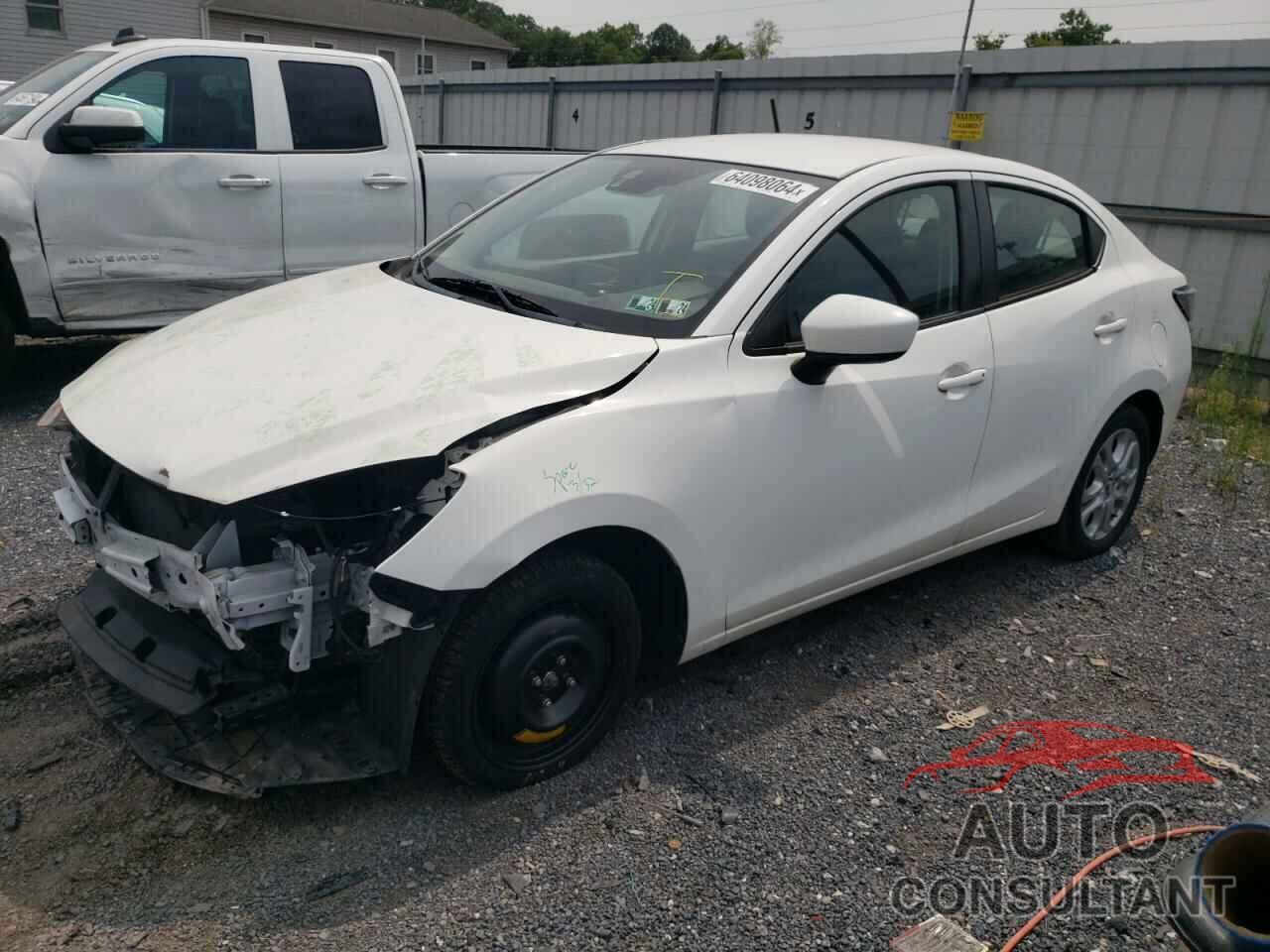 TOYOTA YARIS 2018 - 3MYDLBYV7JY326858