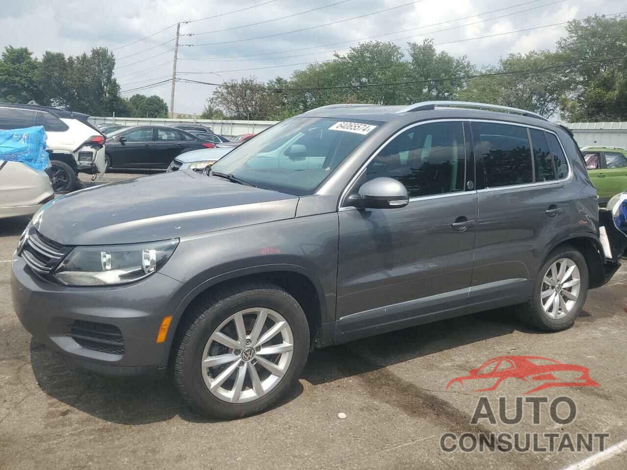 VOLKSWAGEN TIGUAN 2017 - WVGRV7AX5HK039692