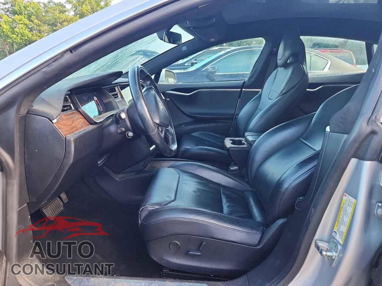 TESLA MODEL S 2017 - 5YJSA1E26HF207009