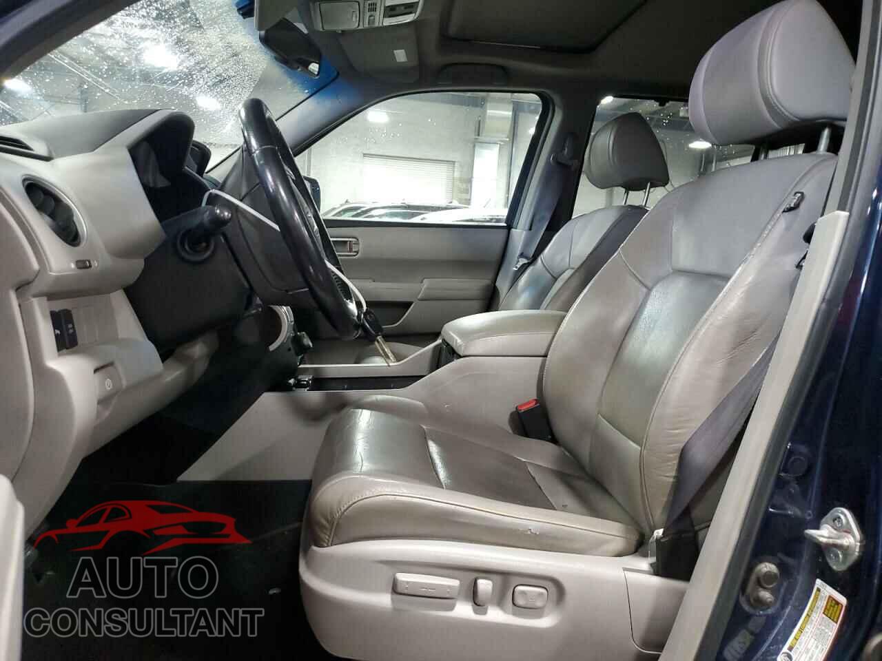 HONDA PILOT 2010 - 5FNYF4H87AB003225