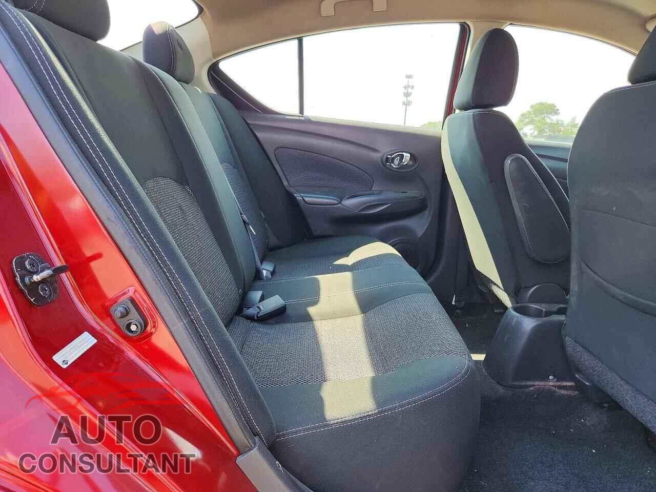 NISSAN VERSA 2017 - 3N1CN7AP1HL840132