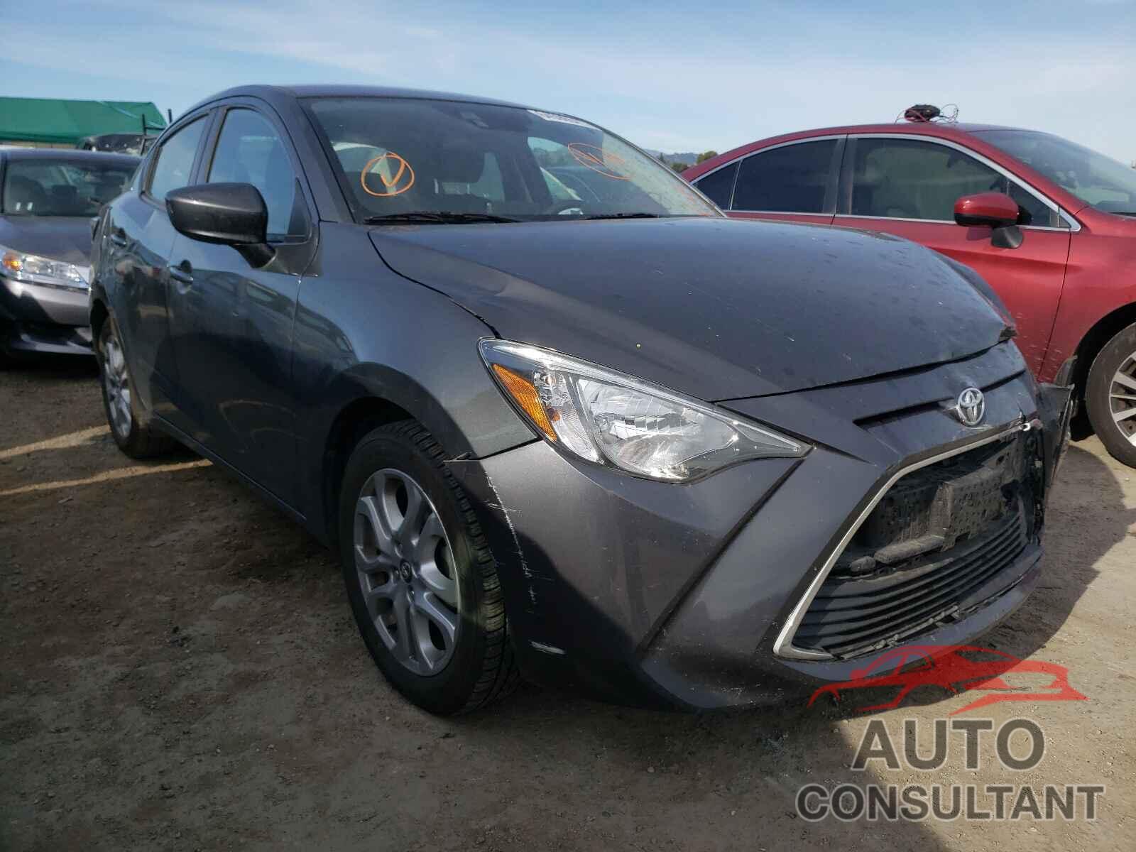 TOYOTA YARIS 2017 - 3MYDLBYV6HY182181