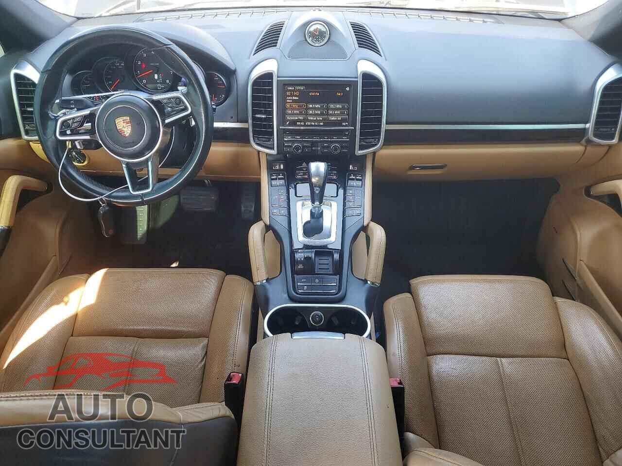 PORSCHE CAYENNE 2016 - WP1AA2A2XGLA04092