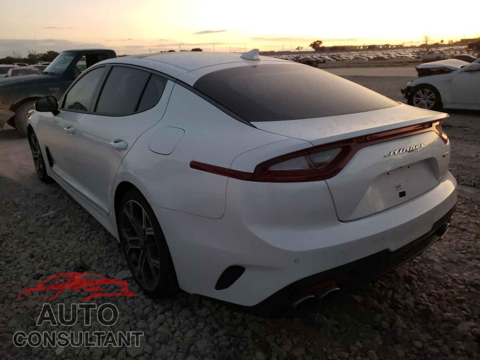 KIA STINGER 2018 - KNAE45LC2J6027001
