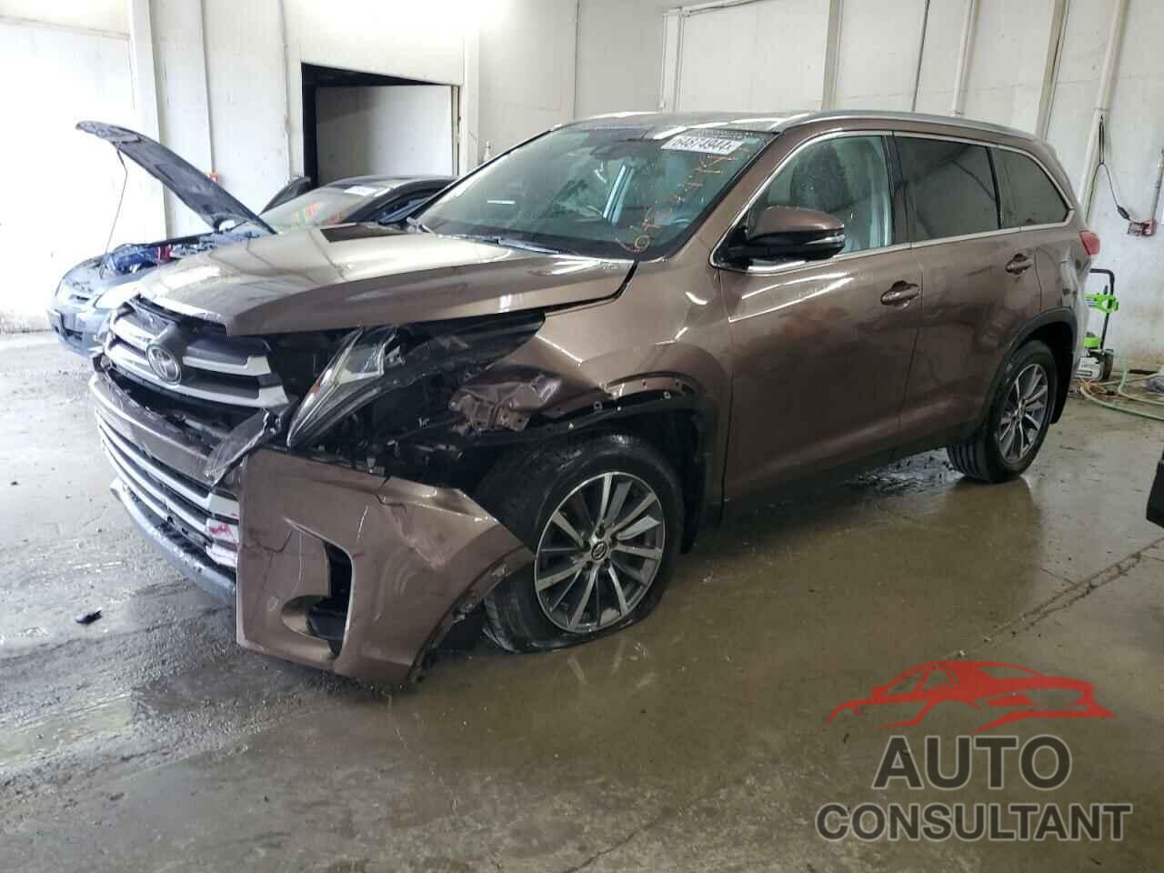 TOYOTA HIGHLANDER 2019 - 5TDJZRFH2KS974316