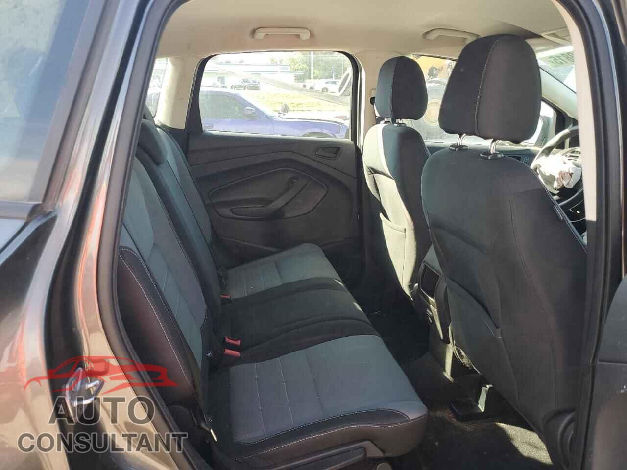 FORD ESCAPE 2017 - 1FMCU0F76HUC66399