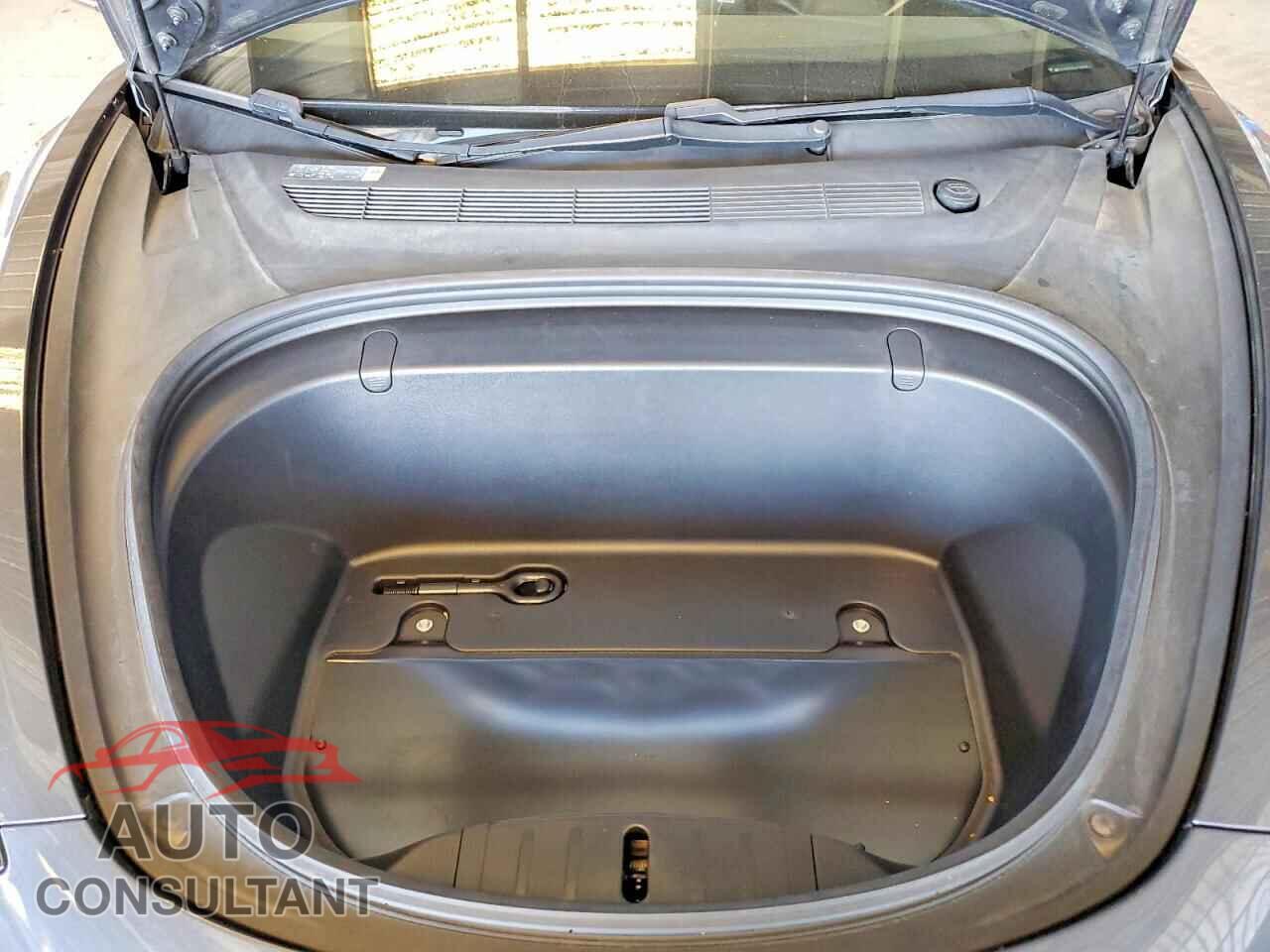 TESLA MODEL 3 2018 - 5YJ3E1EA0JF036845