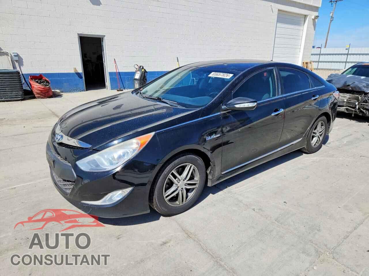 HYUNDAI SONATA 2012 - KMHEC4A46CA042012