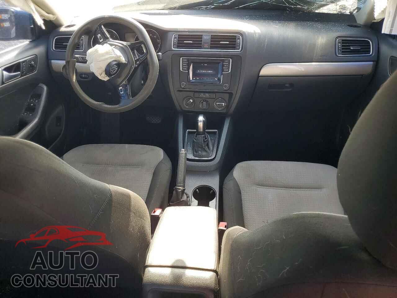VOLKSWAGEN JETTA 2017 - 3VW2B7AJ4HM212943