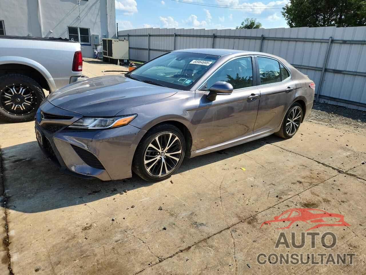 TOYOTA CAMRY 2018 - 4T1B11HK8JU137887