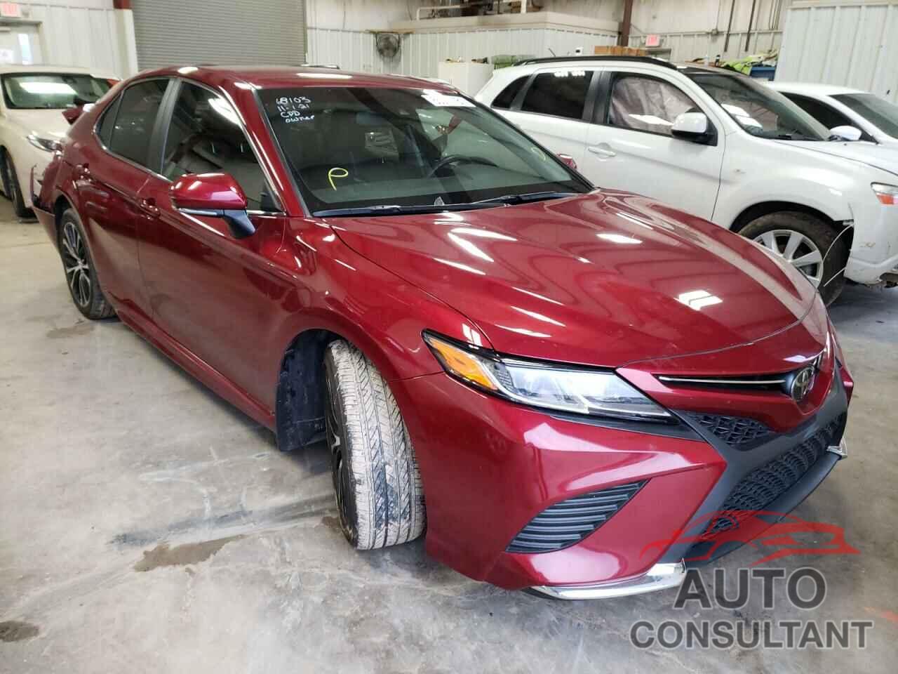 TOYOTA CAMRY 2018 - 4T1B11HK9JU561577