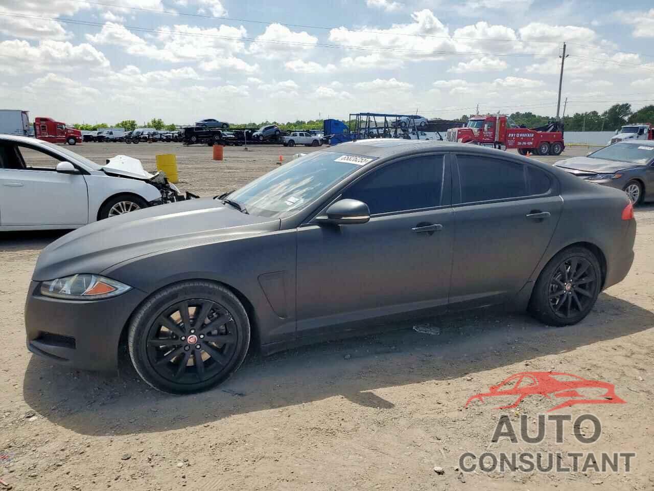 JAGUAR XF 2014 - SAJWA0ES9EPU28716