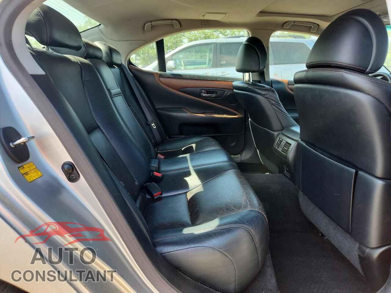 LEXUS LS460 2011 - JTHBL5EF2B5102897