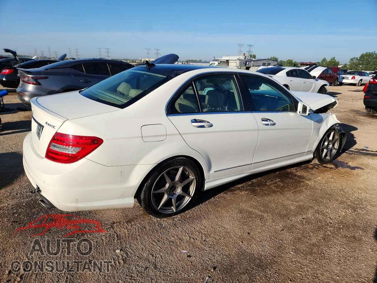 MERCEDES-BENZ C-CLASS 2012 - WDDGF8BB1CA698875
