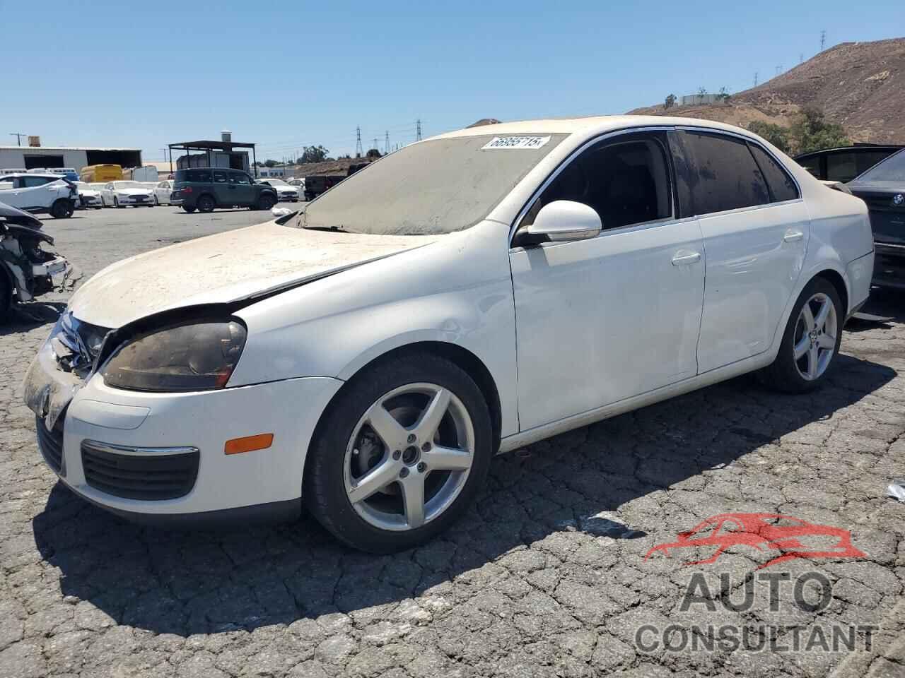 VOLKSWAGEN JETTA 2010 - 3VWRL7AJ4AM152390