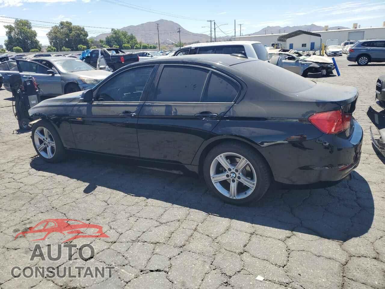 BMW 3 SERIES 2012 - WBA3C1C54CF433370