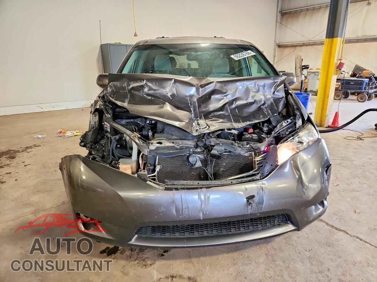 TOYOTA SIENNA 2013 - 5TDKK3DC8DS376568