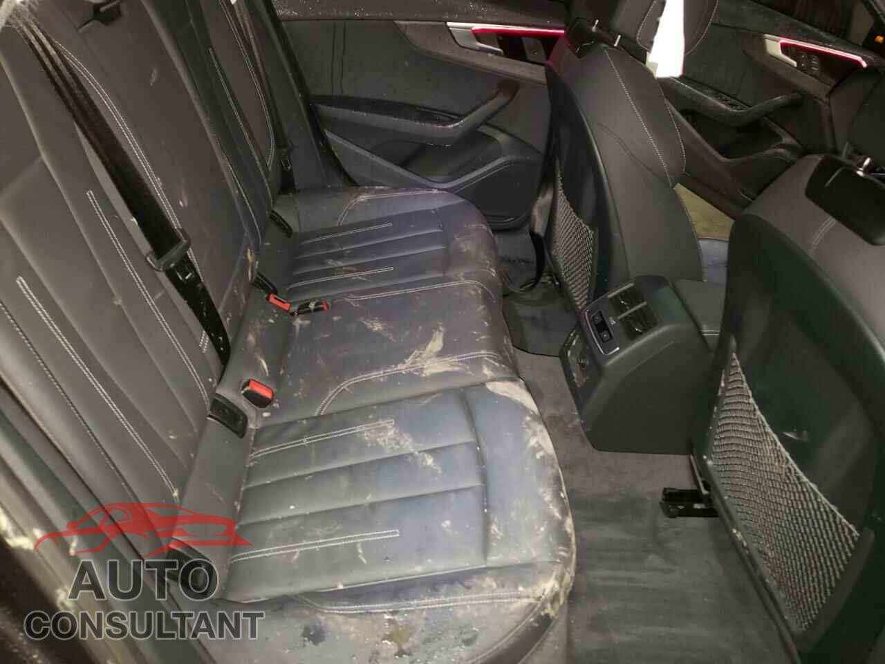 AUDI A4 2021 - WAUDAAF47MN008228