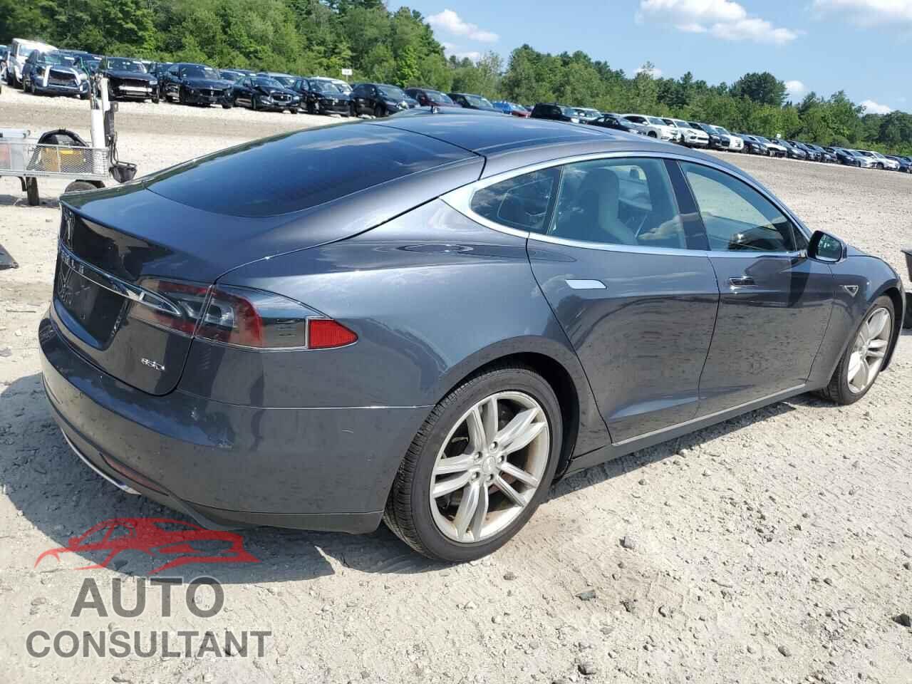 TESLA MODEL S 2015 - 5YJSA1E28FF109323