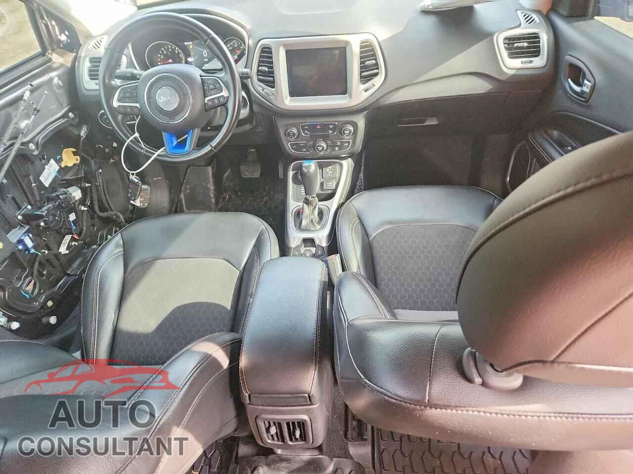 JEEP COMPASS 2020 - 3C4NJDBB3LT104563