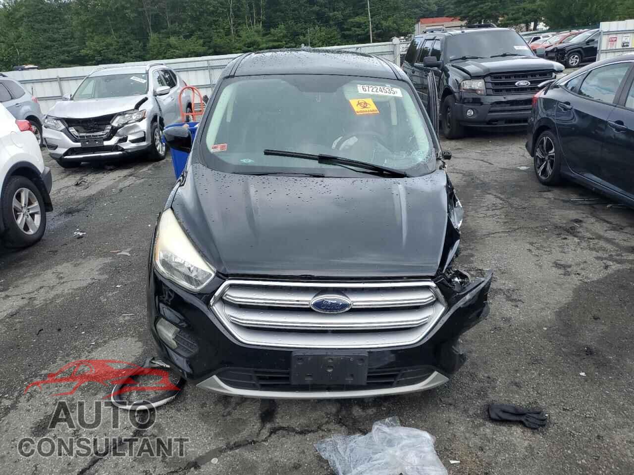 FORD ESCAPE 2017 - 1FMCU9GD3HUD98867