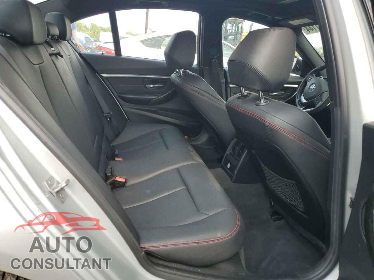 BMW 3 SERIES 2016 - WBA8E3G51GNU01350