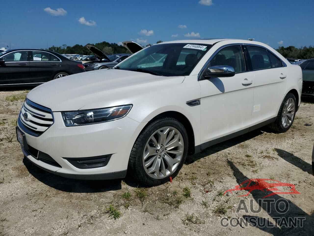 FORD TAURUS 2018 - 1FAHP2F89JG117954