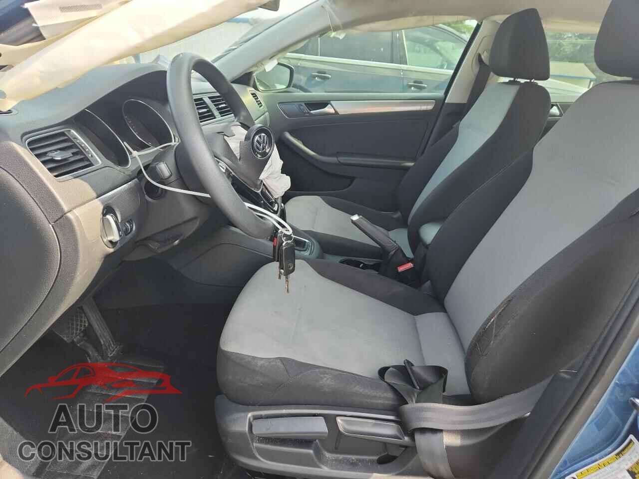 VOLKSWAGEN JETTA 2017 - 3VW2B7AJ2HM321529