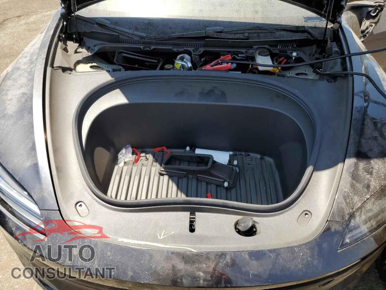 TESLA MODEL 3 2025 - 5YJ3E1EB0SF963144