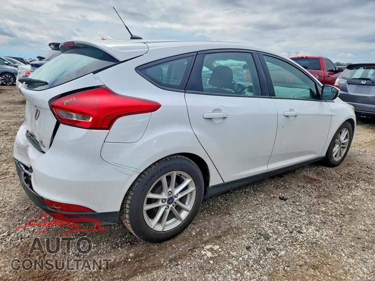 FORD FOCUS 2016 - 1FADP3K22GL310940