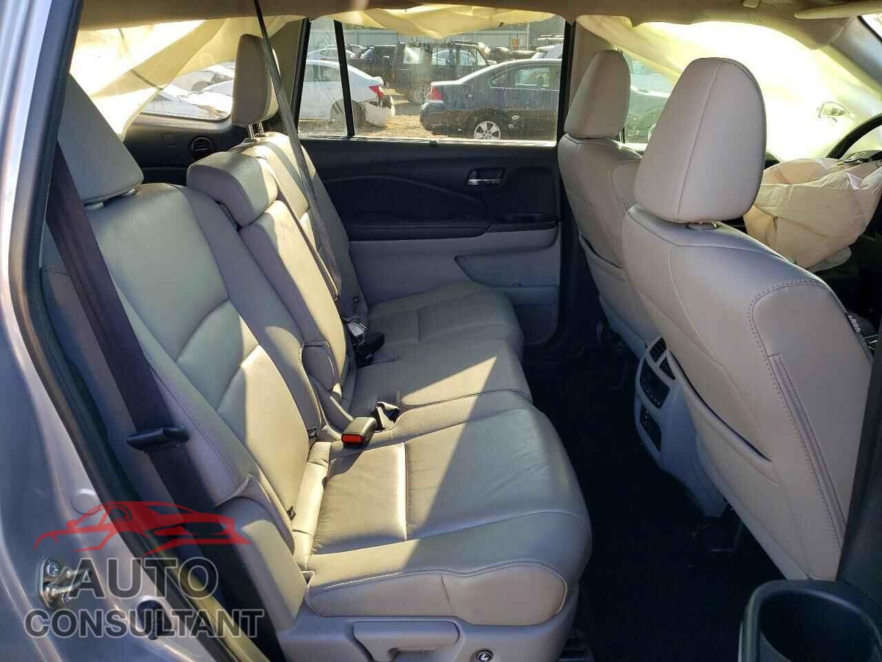 HONDA PILOT 2017 - 5FNYF5H90HB005827