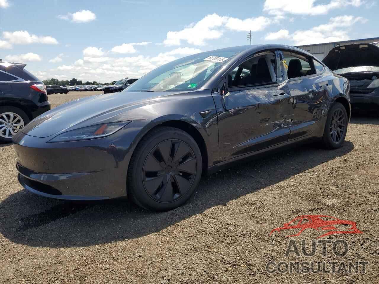 TESLA MODEL 3 2025 - 5YJ3E1EA2SF043877