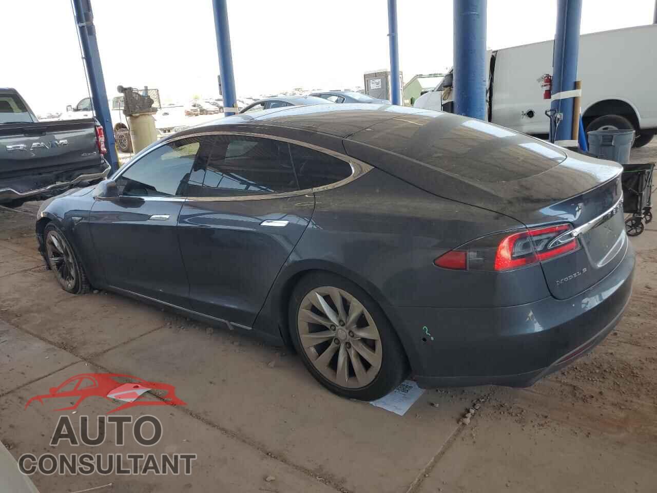 TESLA MODEL S 2015 - 5YJSA1E24FF111554