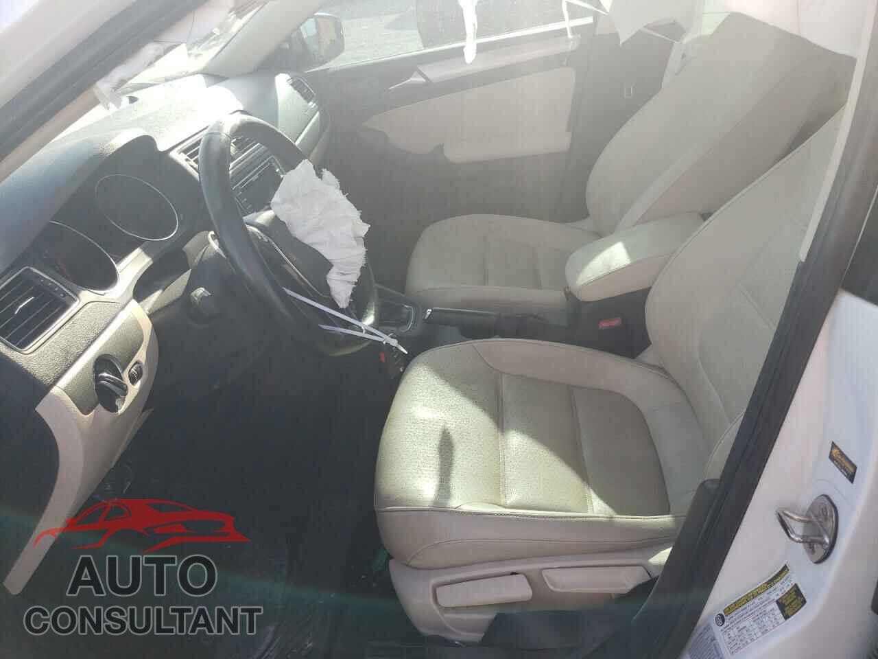 VOLKSWAGEN JETTA 2017 - 3VWDB7AJ5HM271315