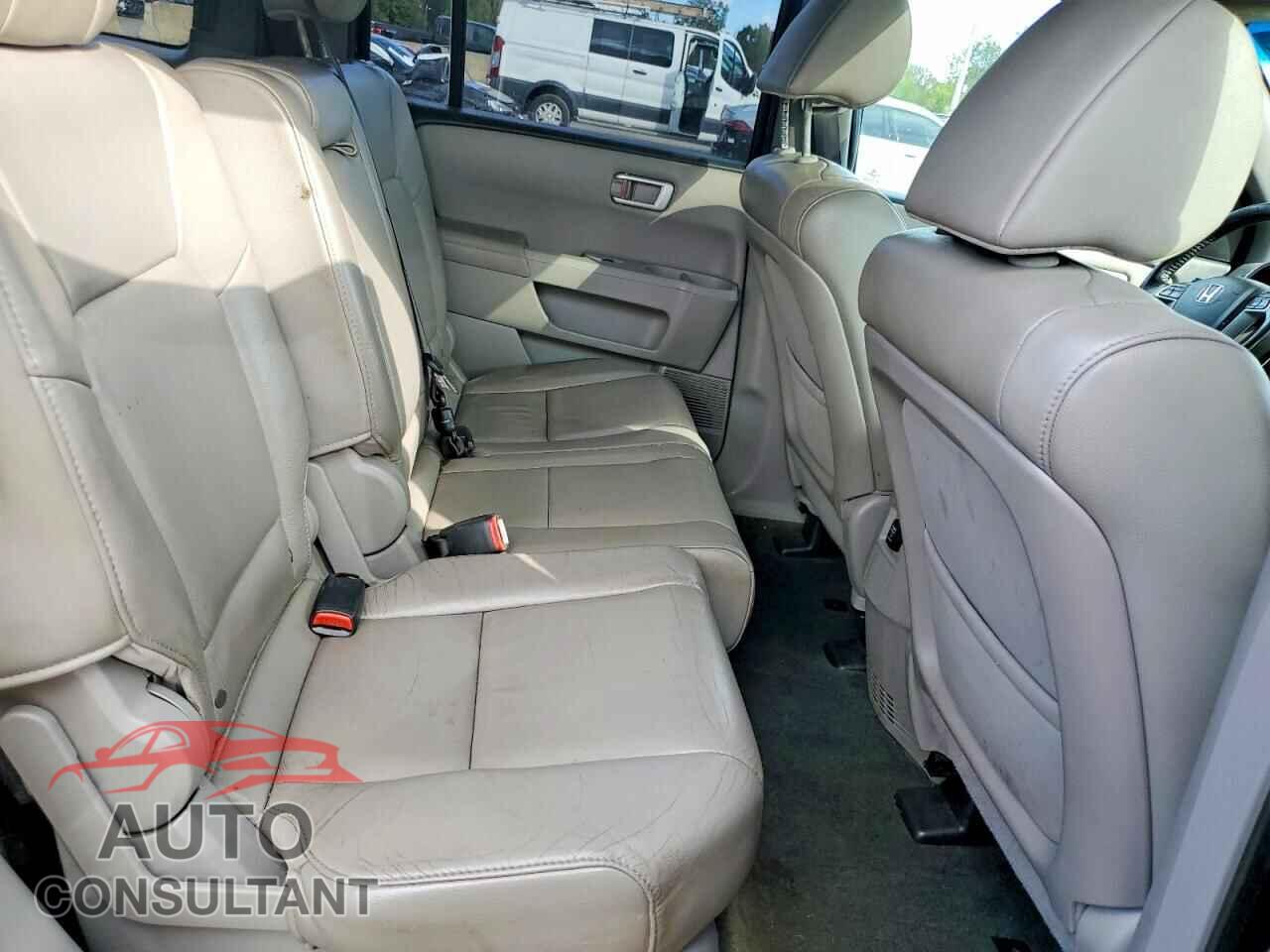 HONDA PILOT 2015 - 5FNYF3H53FB013726
