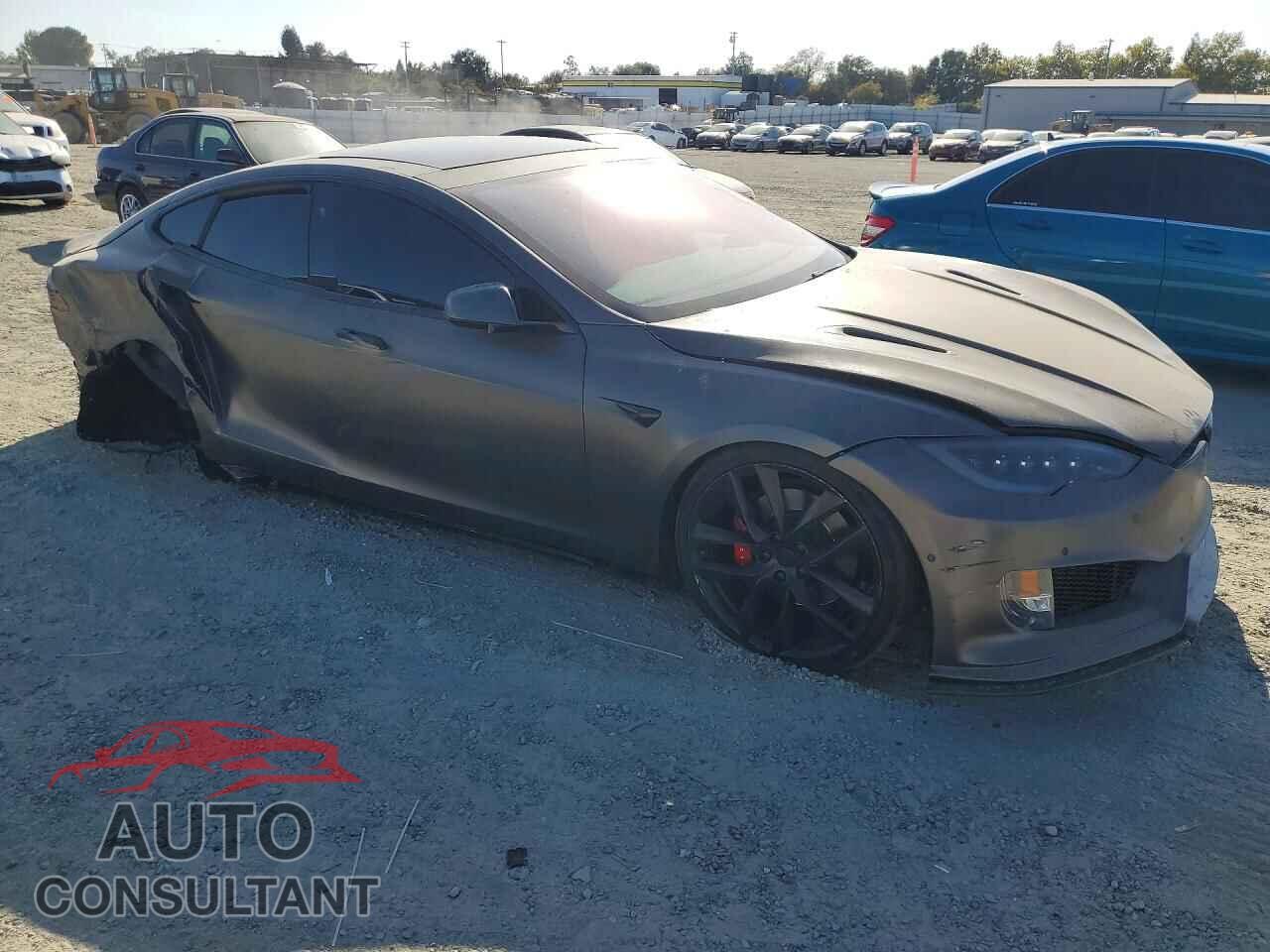 TESLA MODEL S 2018 - 5YJSA1E48JF295424